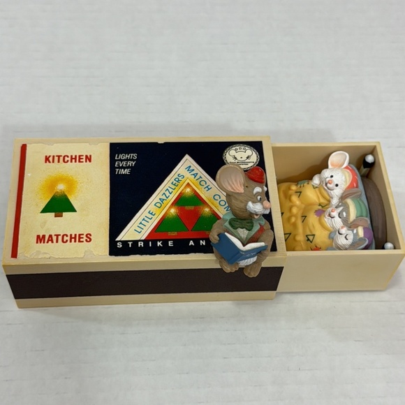 Vtg 1984 Hallmark Matchbook Mice Christmas Decoration Music Box - Picture 11 of 15